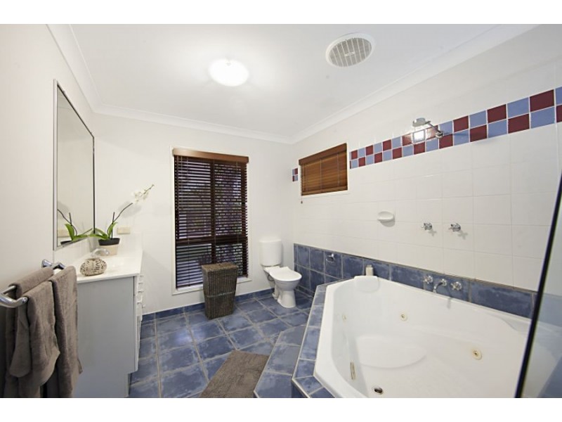 30 Crestbrook Drive, Mount Louisa QLD 4814