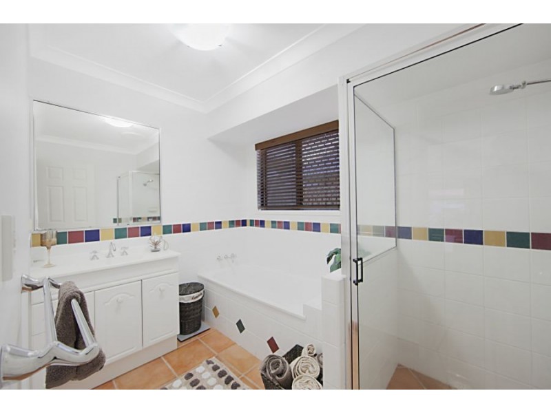 30 Crestbrook Drive, Mount Louisa QLD 4814