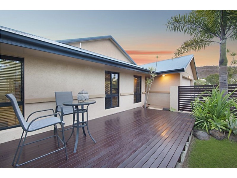 30 Crestbrook Drive, Mount Louisa QLD 4814