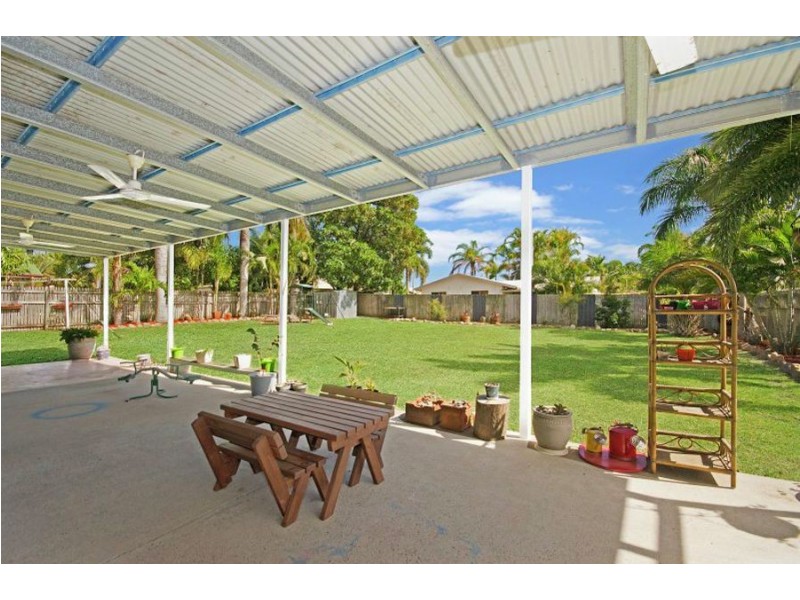 14 Mendi Drive, Bushland Beach QLD 4818