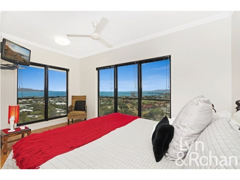 2/5 Glamis Court, Castle Hill QLD 4810