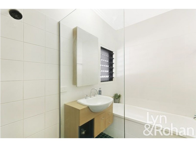 2/5 Glamis Court, Castle Hill QLD 4810