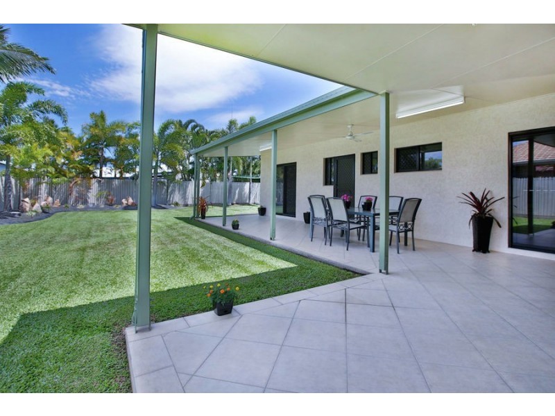 8 Cleary Street, Kirwan QLD 4817