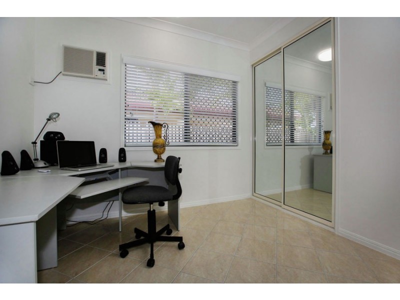 8 Cleary Street, Kirwan QLD 4817