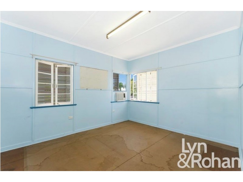 27 Downs Street, Gulliver QLD 4812
