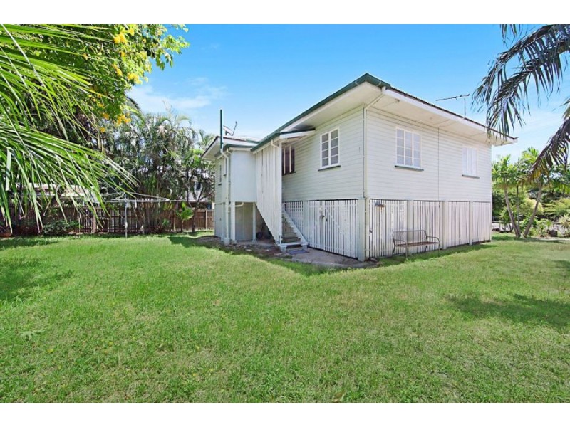 6 Old Common Road, Belgian Gardens QLD 4810