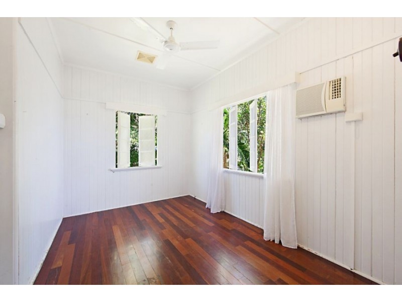 6 Old Common Road, Belgian Gardens QLD 4810