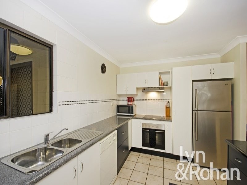 2 Bedrock Court, Mount Louisa QLD 4814