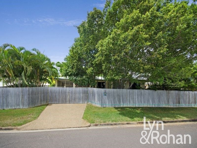 2 Bedrock Court, Mount Louisa QLD 4814