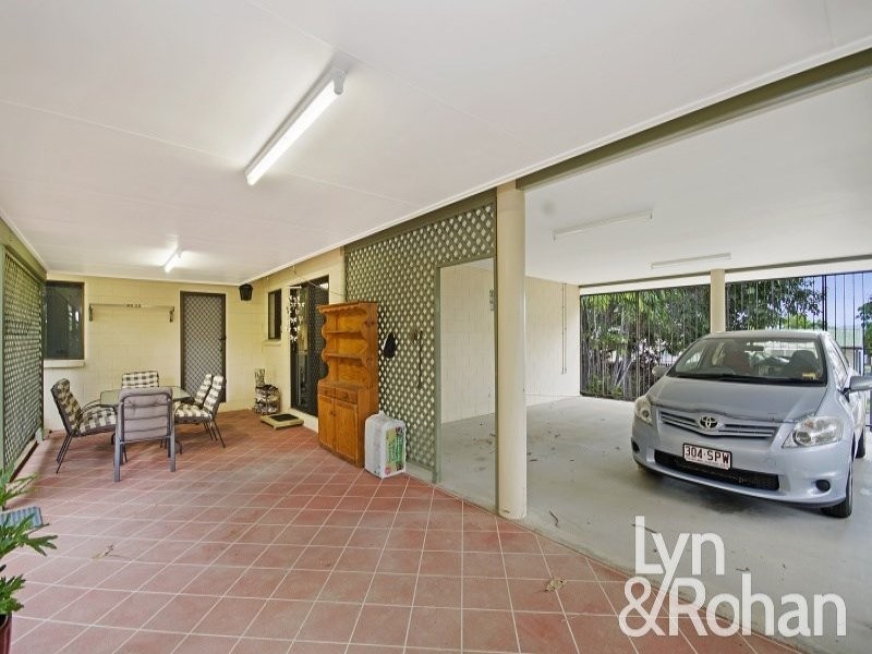 2 Bedrock Court, Mount Louisa QLD 4814