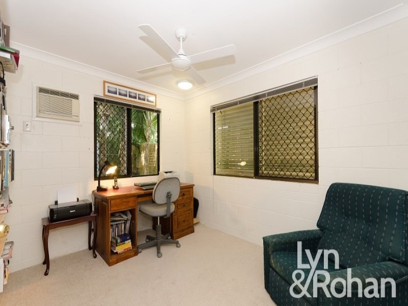 2 Bedrock Court, Mount Louisa QLD 4814