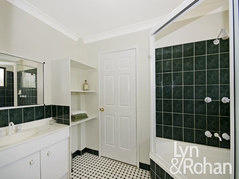 2 Bedrock Court, Mount Louisa QLD 4814