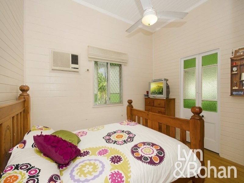 18 Fraire Street, Hermit Park QLD 4812