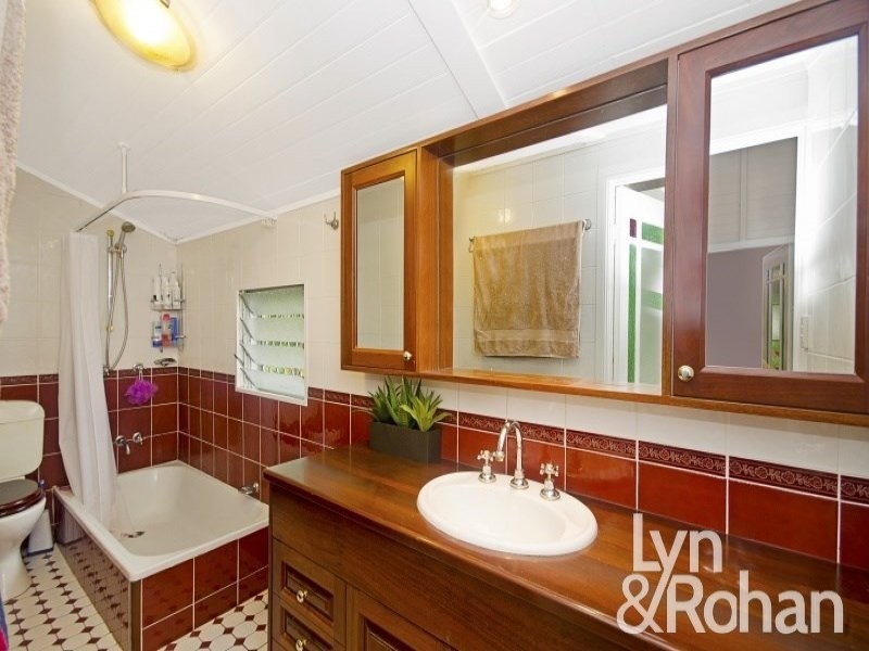 18 Fraire Street, Hermit Park QLD 4812