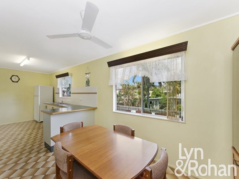 10 Tamarind Street, Kirwan QLD 4817