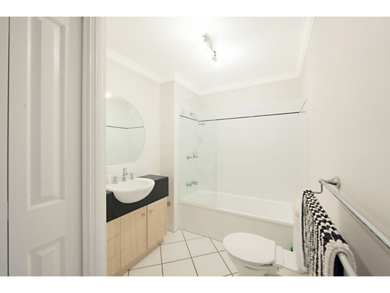 9/18 The Strand, North Ward QLD 4810