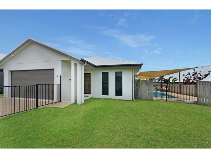 9 Channel Street, Bushland Beach QLD 4818