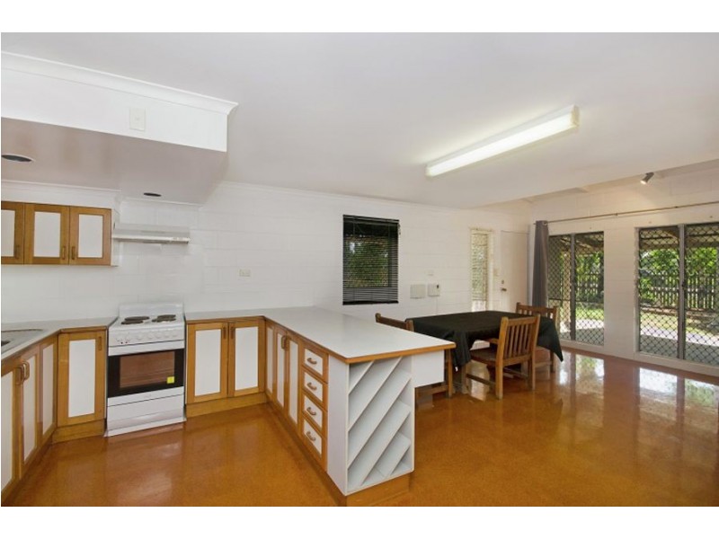 11 Bell Street, South Townsville QLD 4810