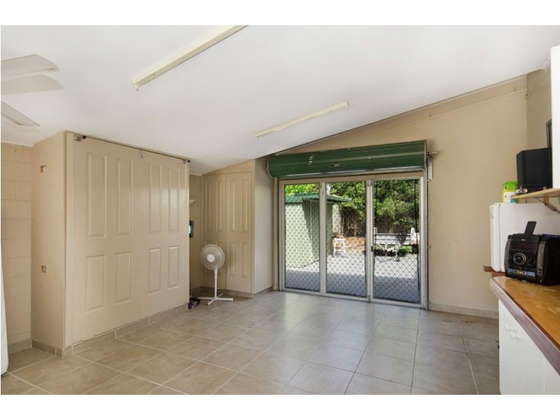 11 Bell Street, South Townsville QLD 4810