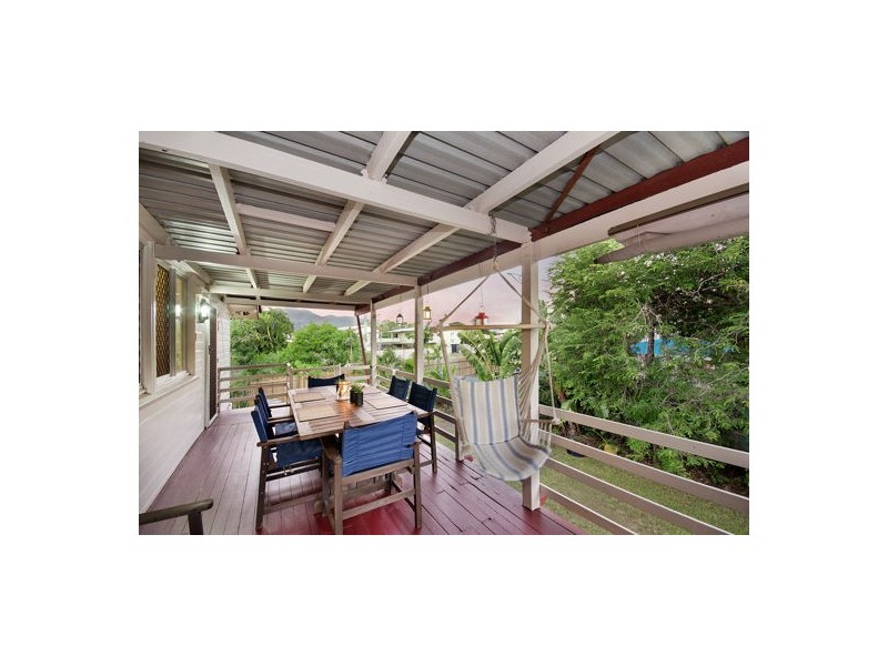 37 Renecol Avenue, Rasmussen QLD 4815