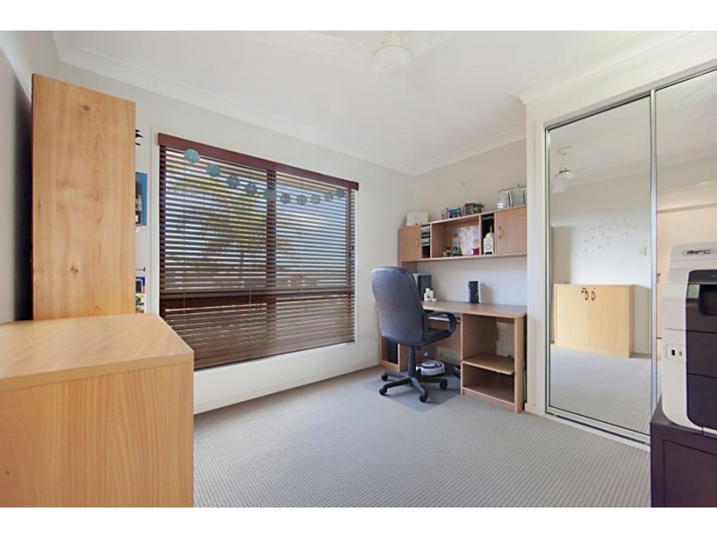 10 Lockyer Place, Mount Louisa QLD 4814