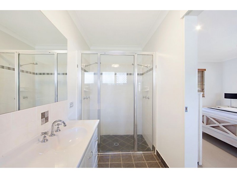 10 Lockyer Place, Mount Louisa QLD 4814