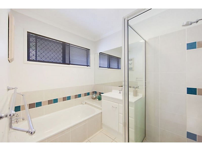 10 Lockyer Place, Mount Louisa QLD 4814