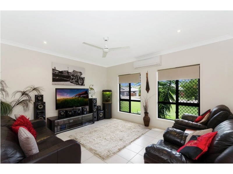 32 Anchorage Circuit, Bushland Beach QLD 4818