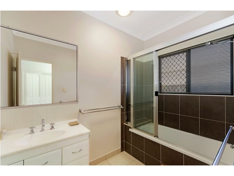 32 Anchorage Circuit, Bushland Beach QLD 4818