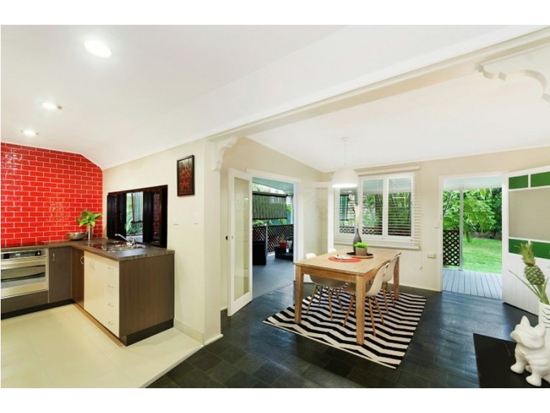 19 Leigh Street, West End QLD 4810