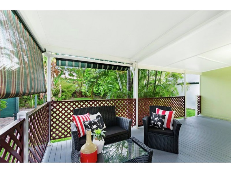 19 Leigh Street, West End QLD 4810