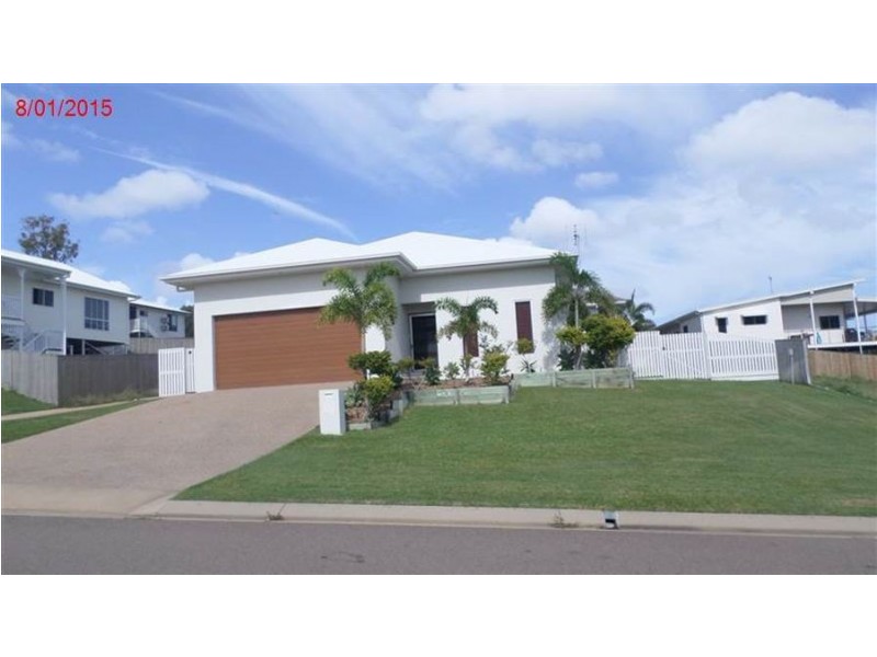 Bushland Beach QLD 4818