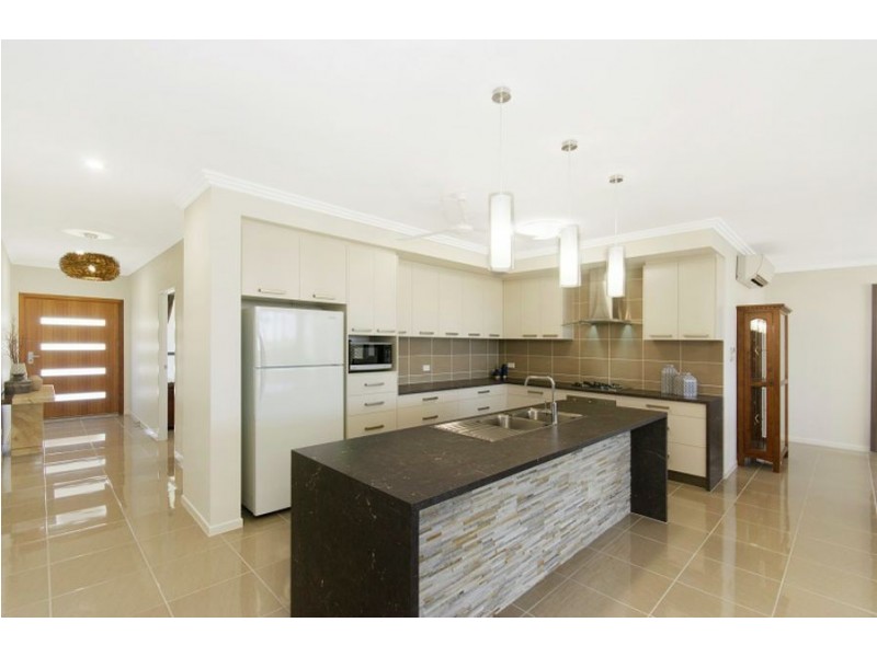 32 Barklya Street, Mount Low QLD 4818