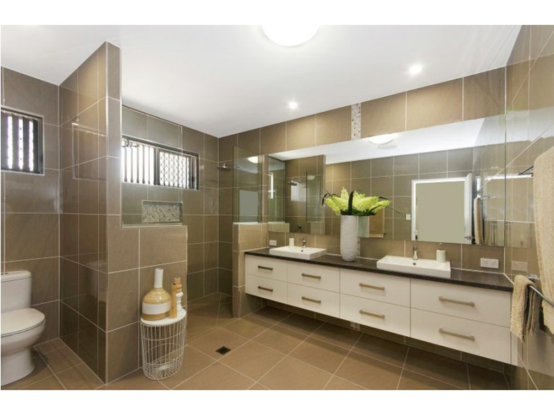 32 Barklya Street, Mount Low QLD 4818