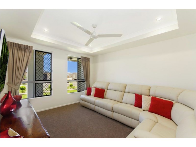 32 Barklya Street, Mount Low QLD 4818