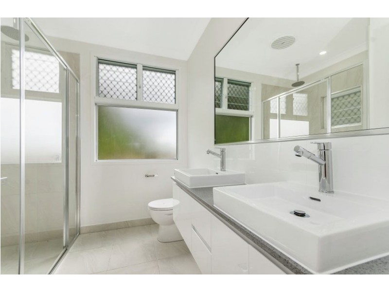 3 Seaspray Court, Bushland Beach QLD 4818