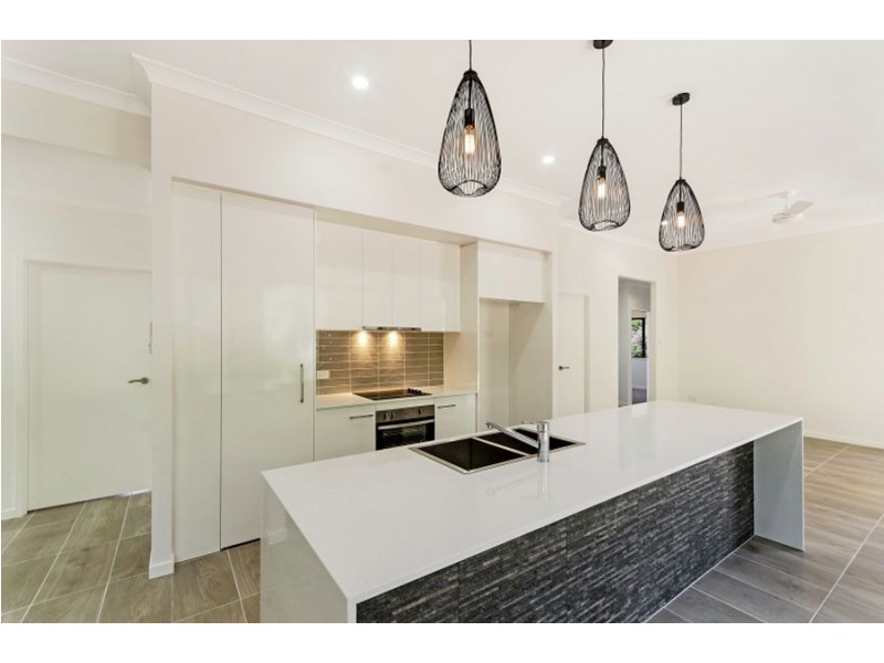 38 Dune Parade, Bushland Beach QLD 4818