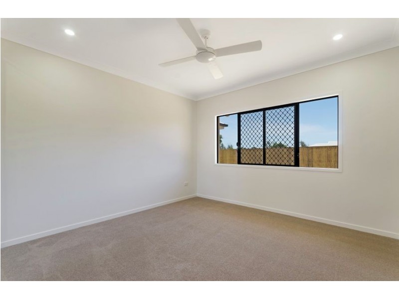 38 Dune Parade, Bushland Beach QLD 4818