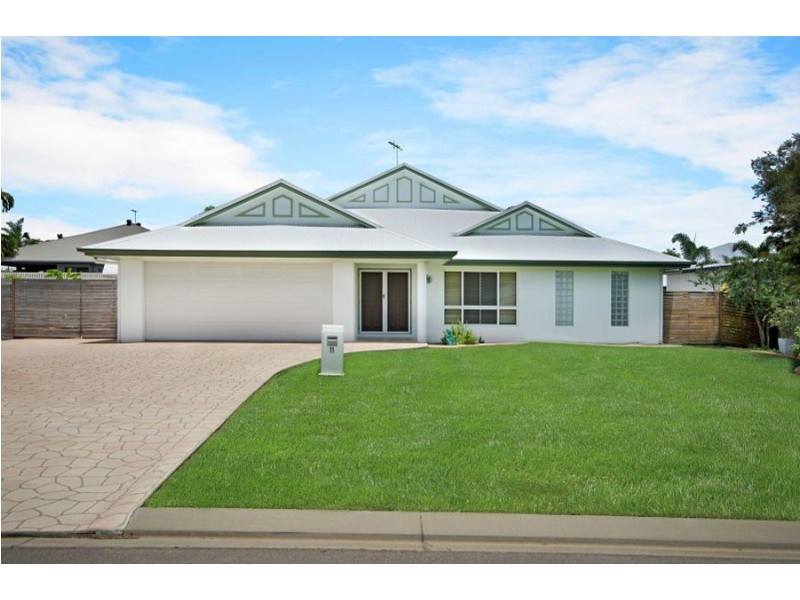 11 Ugarte Street, Bushland Beach QLD 4818