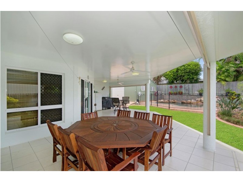 11 Ugarte Street, Bushland Beach QLD 4818