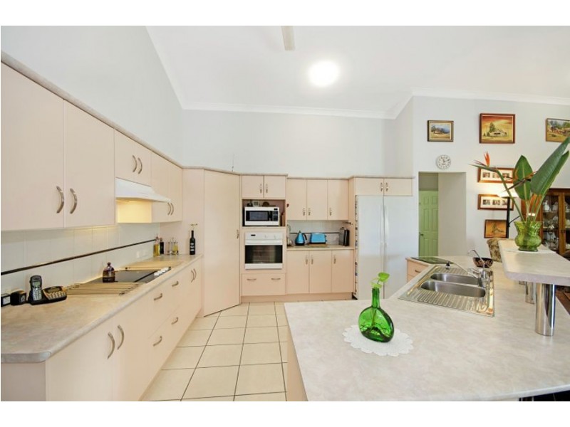 11 Ugarte Street, Bushland Beach QLD 4818