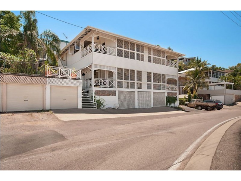 2/11 Melton Terrace, Townsville City QLD 4810
