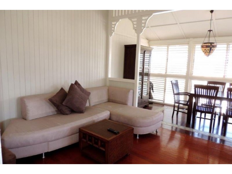 2/11 Melton Terrace, Townsville City QLD 4810