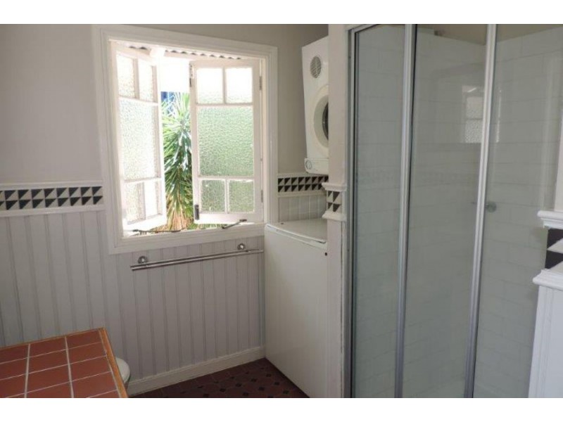 2/11 Melton Terrace, Townsville City QLD 4810