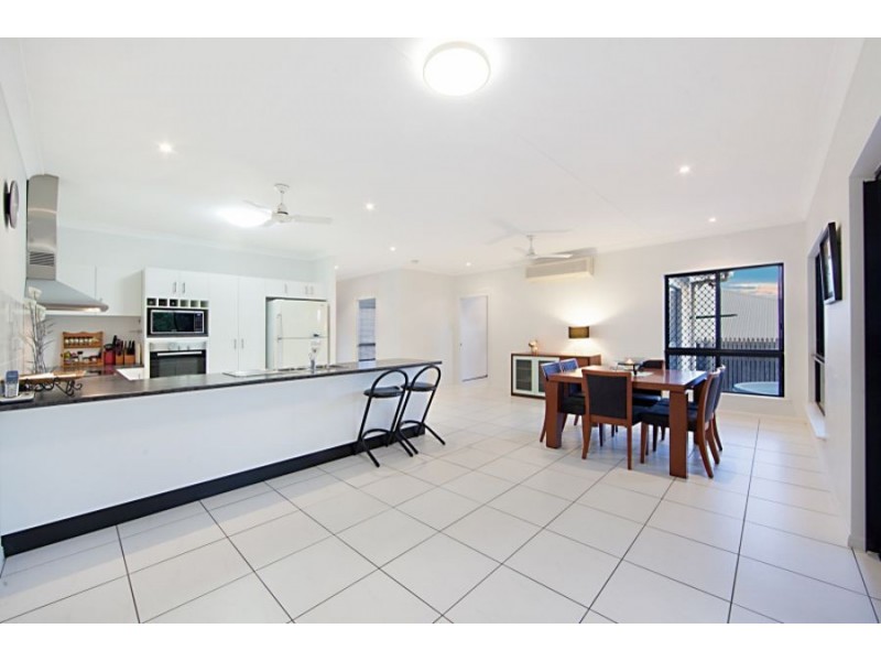 26 Kosciusko Way, Mount Louisa QLD 4814