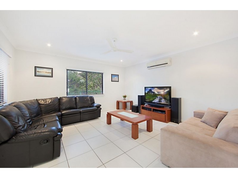 26 Kosciusko Way, Mount Louisa QLD 4814