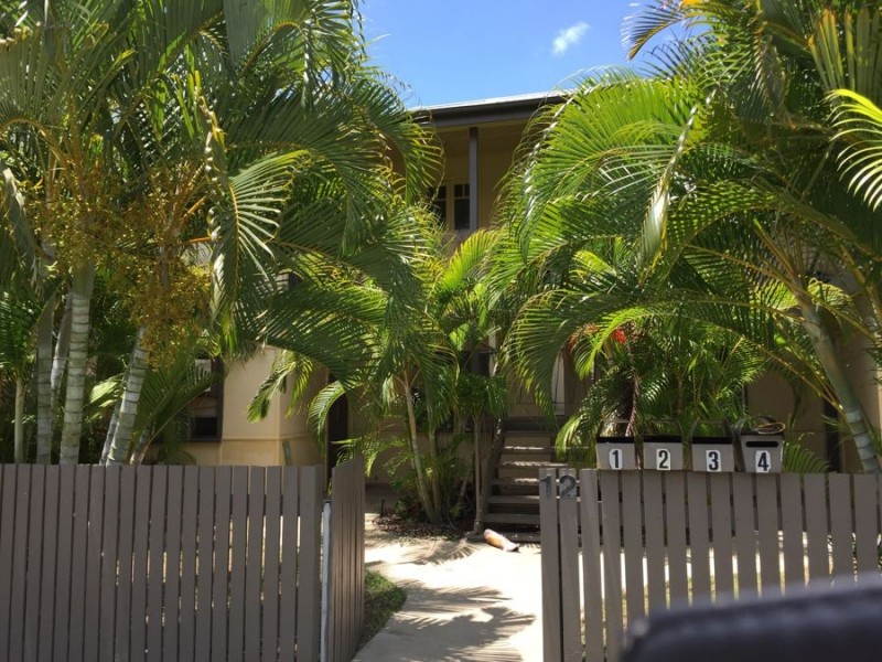 2/12 Humphrey Street, West End QLD 4810