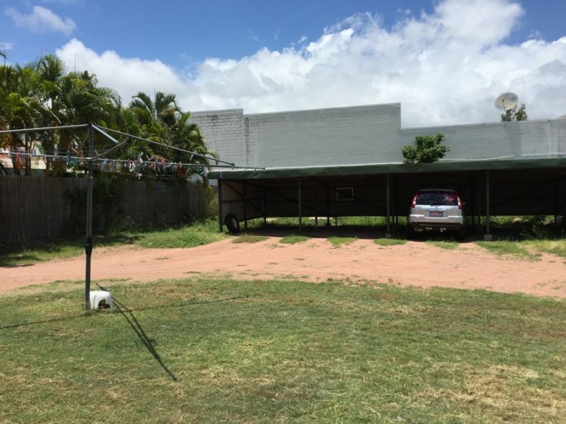 2/12 Humphrey Street, West End QLD 4810