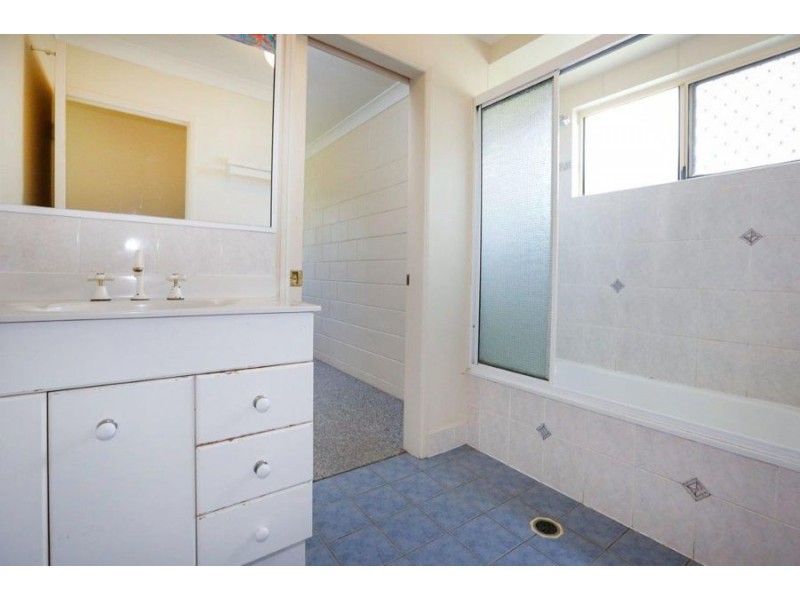 62 Forbes Street, Cluden QLD 4811