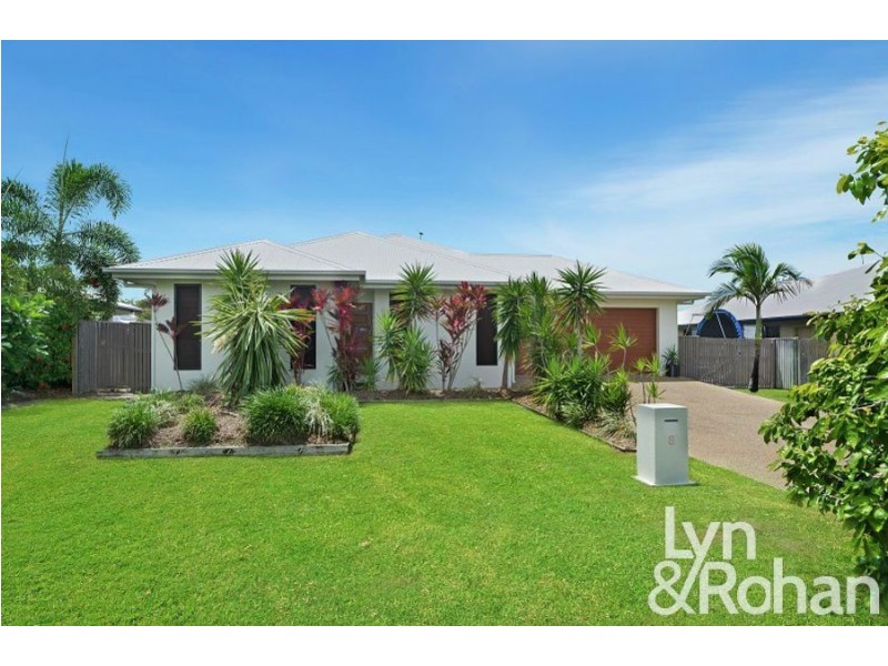 8 Rattray Street, Bushland Beach QLD 4818